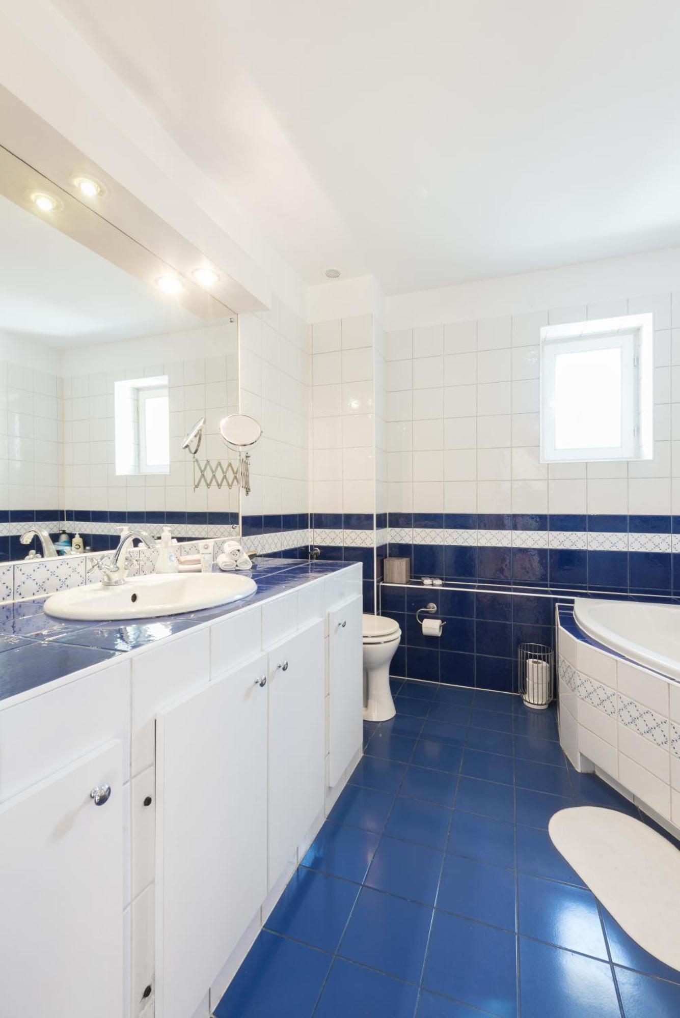Charming Rustic Old Town Apartment Krakow